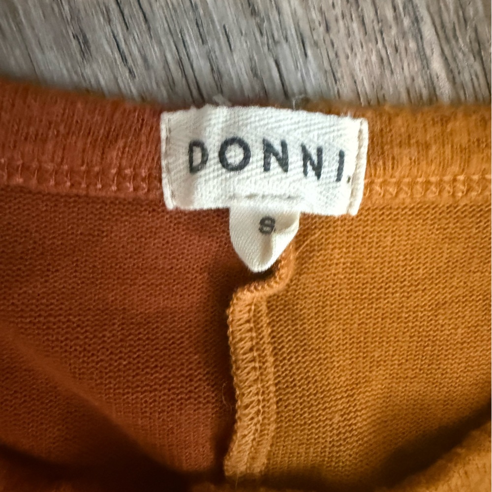 DONNI. Cardigan and crop pant set. Size small. - Picture 2 of 4